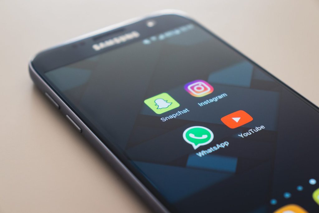How to Maintain a Cohesive Brand Voice on Social Platforms